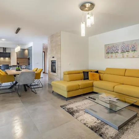 Apartament 3 Bedroom Amazing In *