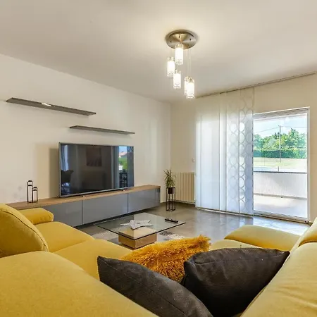 Apartament 3 Bedroom Amazing In *