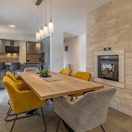 Lägenhet 3 Bedroom Amazing In Barban